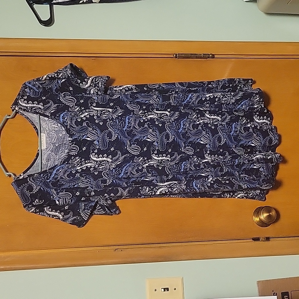 Larace size 2x short sleeve shirt